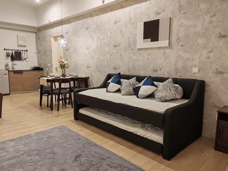 Pavillion Bukit Jalil Walk 2 Mins 2-4 Pax *
