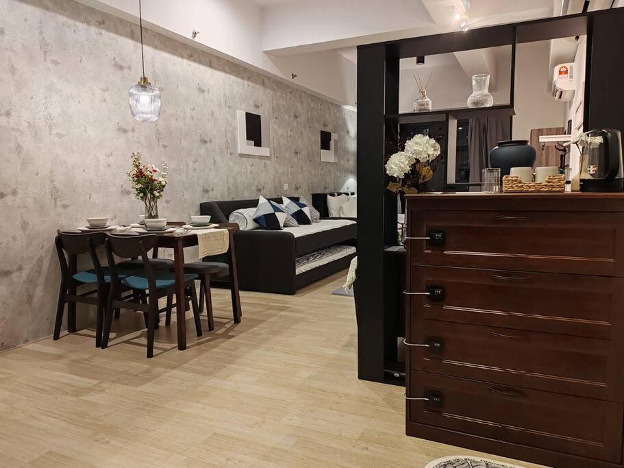 Rumah percutian Pavillion Bukit Jalil Walk 2 Mins 2-4 Pax