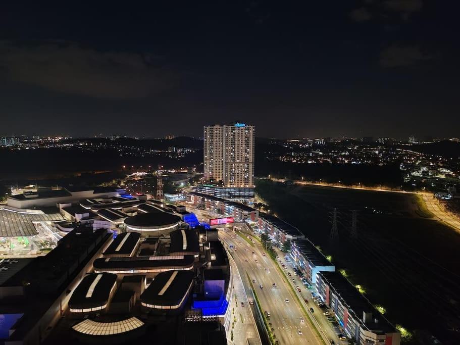 Rumah percutian Pavillion Bukit Jalil Walk 2 Mins 2-4 Pax Kuala Lumpur