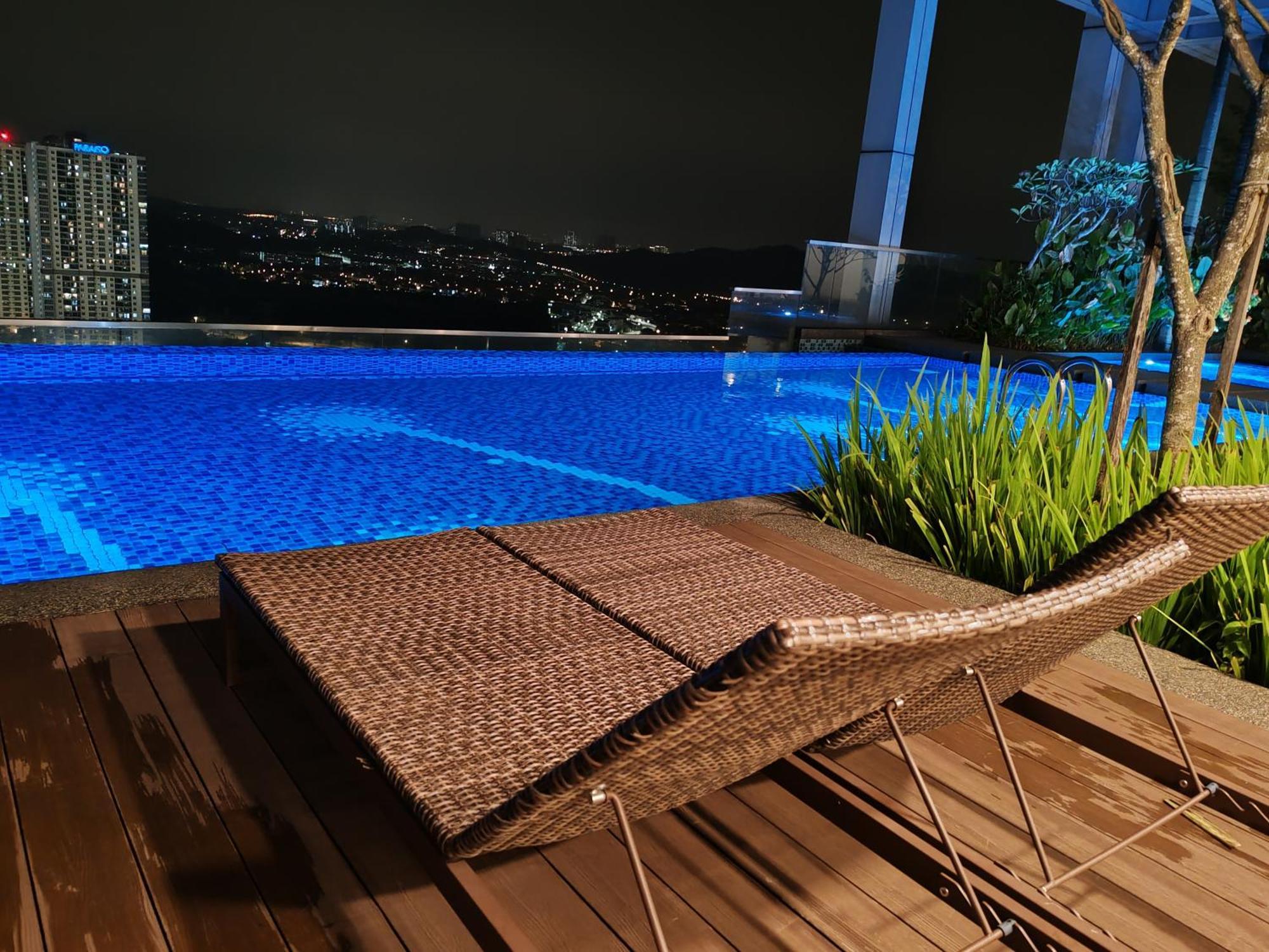 Rumah percutian Pavillion Bukit Jalil Walk 2 Mins 2-4 Pax *