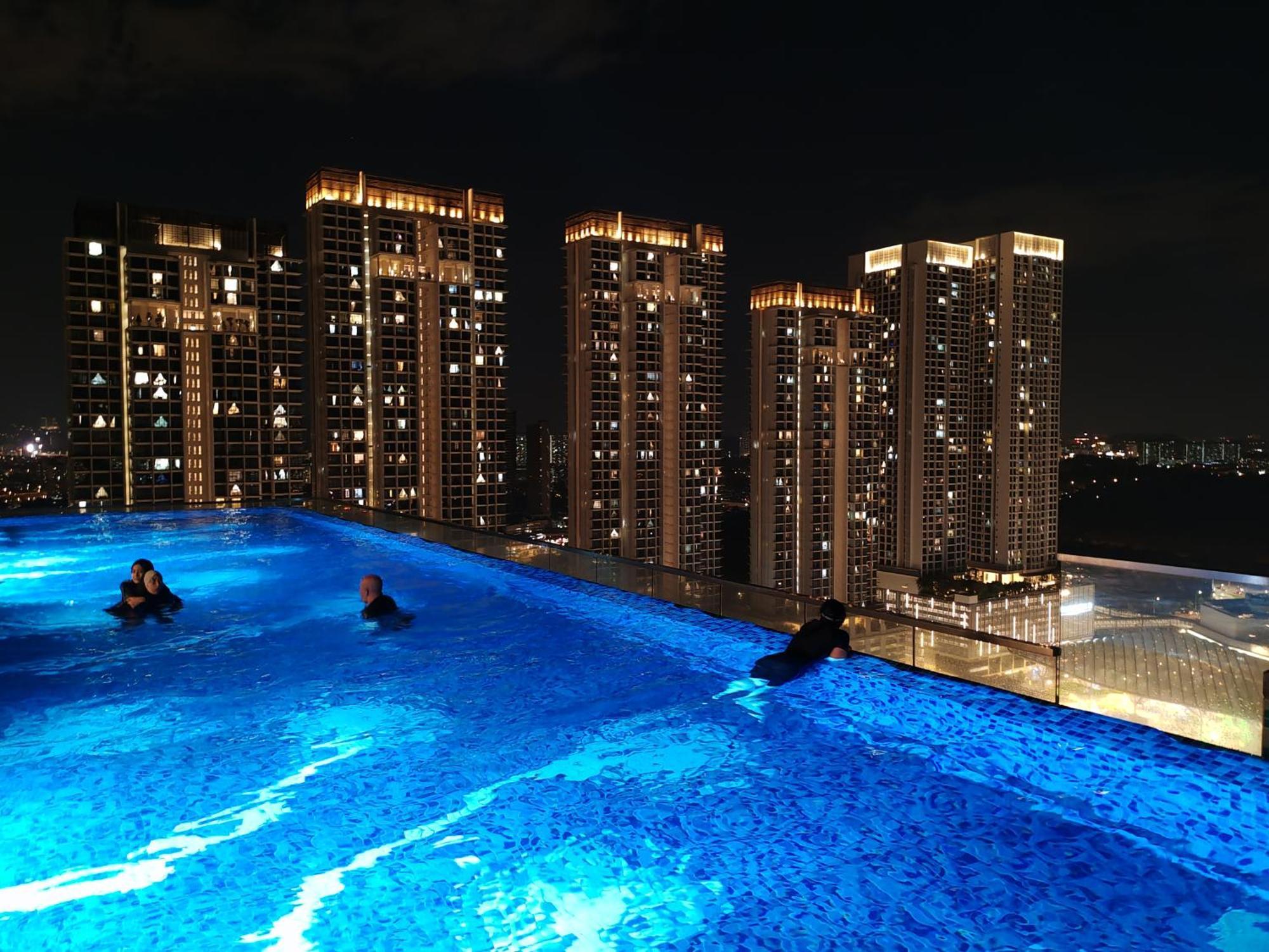 Pavillion Bukit Jalil Walk 2 Mins 2-4 Pax Holiday home